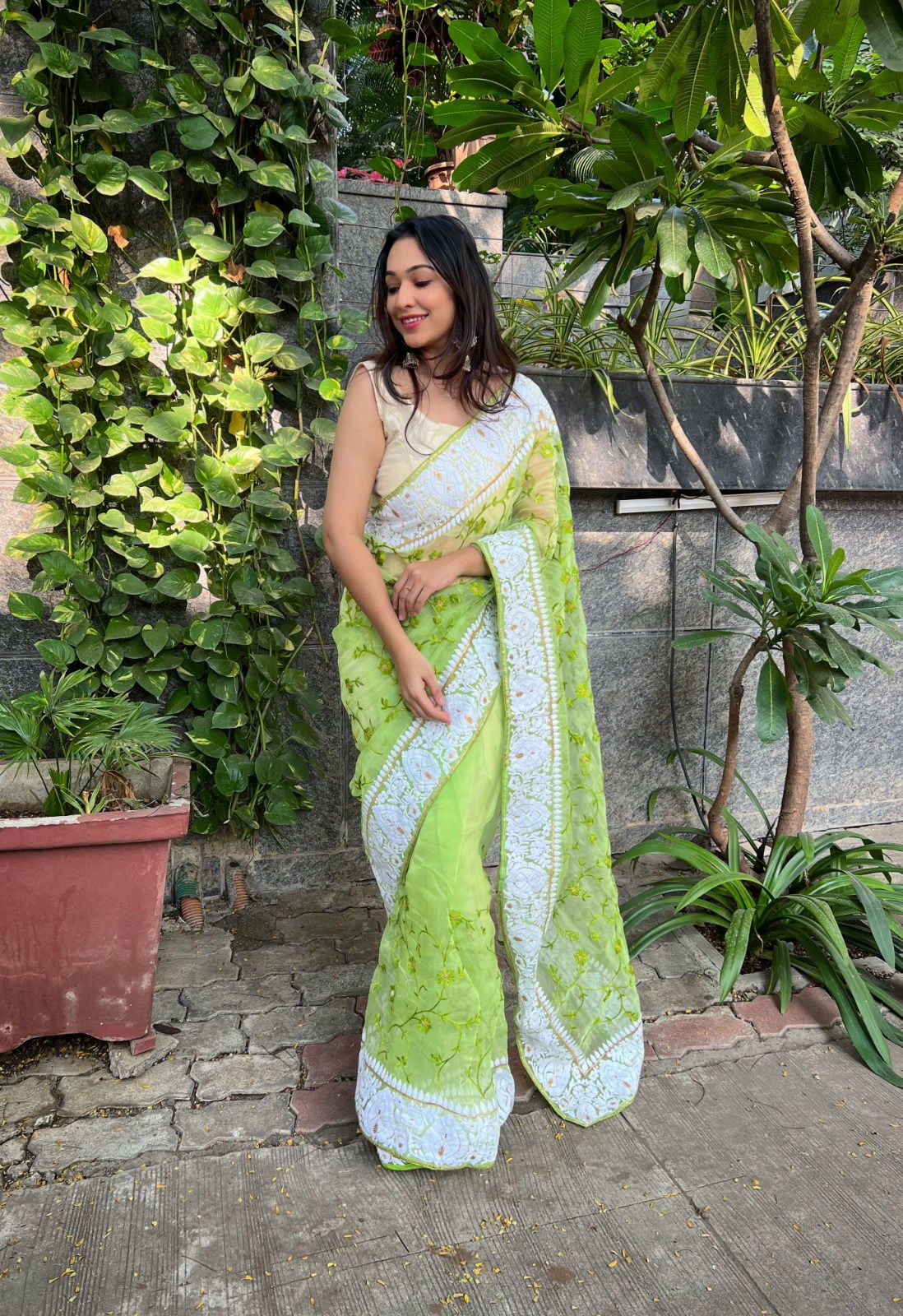 Saavi 01 Designer Party Wear Sarees Catalog
